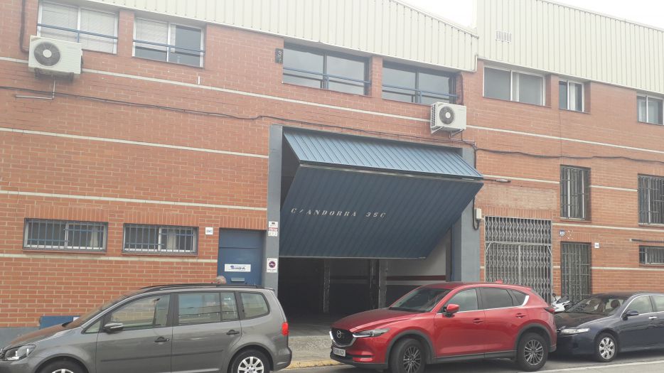 FINCAS LLOBREGAT GESTIONA ARRENDAMIENTO NAVE INDUSTRIAL  EN SANT BOI DE LLOBREGAT