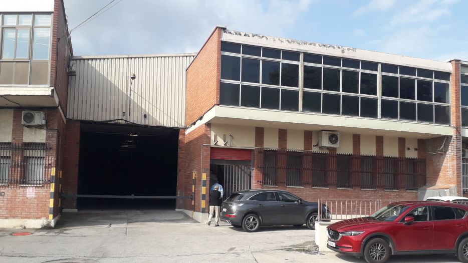 FINCAS LLOBREGAT GESTIONA ARRENDAMIENTO NAVE INDUSTRIAL  EN SANTA COLOMA DE CERVELLO