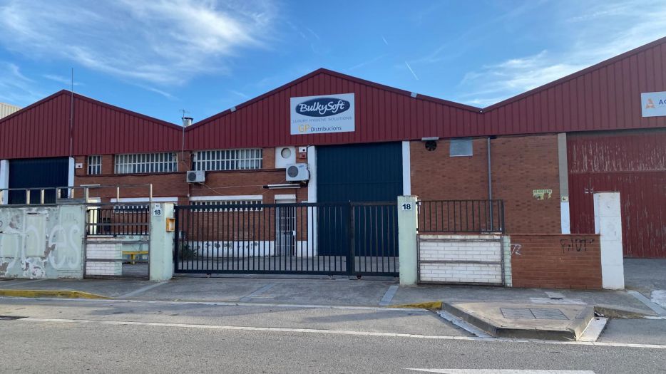 FINCAS LLOBREGAT GESTIONA ARRENDAMIENTO NAVE INDUSTRIAL  EN SANT BOI DE LLOBREGAT